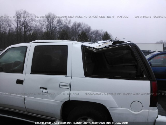 1GYEK13R7XR412819 - 1999 CADILLAC ESCALADE WHITE photo 6