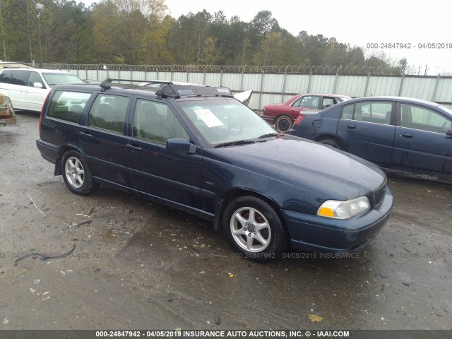 YV1LW5672W2424915 - 1998 VOLVO V70 GLT BLUE photo 1