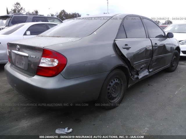 4T1BE32K42U565062 - 2002 TOYOTA CAMRY LE/XLE/SE GRAY photo 4