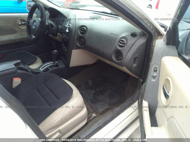 2G2WS522141208614 - 2004 PONTIAC GRAND PRIX GT2 თეთრი ფოტო 5