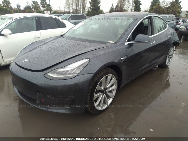 5YJ3E1EB1JF185029 - 2018 TESLA MODEL 3 GRAY photo 2