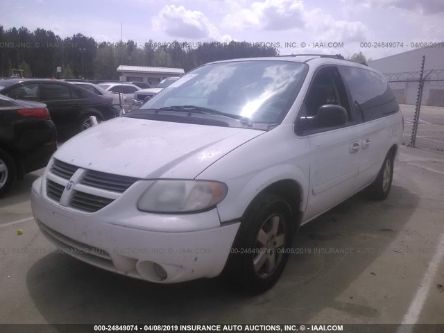 2D4GP44L66R631066 - 2006 DODGE GRAND CARAVAN SXT WHITE photo 2