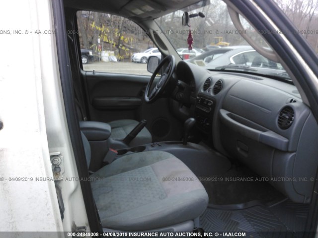 1J4GL48K35W708129 - 2005 JEEP LIBERTY SPORT თეთრი ფოტო 5