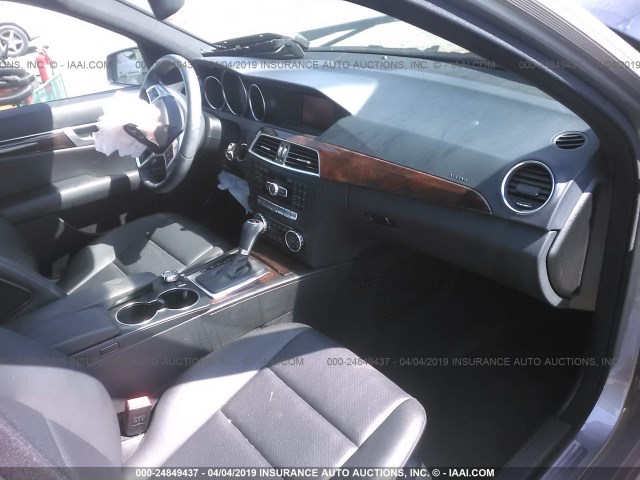 WDDGF4HB9DA778832 - 2013 MERCEDES-BENZ C 250 SILVER photo 5