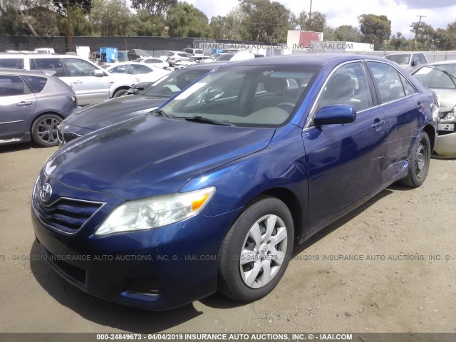 4T1BF3EK5BU689298 - 2011 TOYOTA CAMRY SE/LE/XLE BLUE photo 2