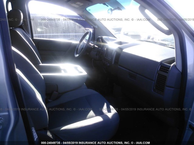 1N6AA07A87N225437 - 2007 NISSAN TITAN XE/SE/LE SILVER photo 5