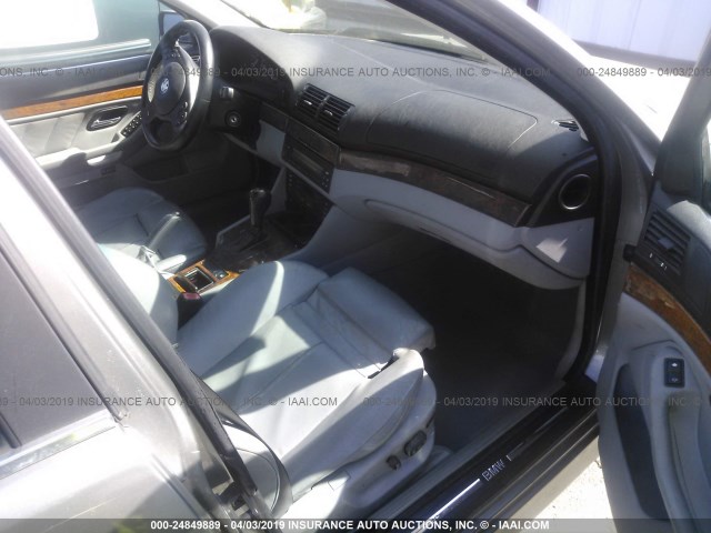 WBADT43452GY41642 - 2002 BMW 525 I AUTOMATIC GRAY photo 5