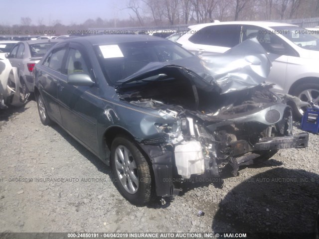 4T1BF3EK9BU586112 - 2011 TOYOTA CAMRY SE/LE/XLE GREEN photo 1