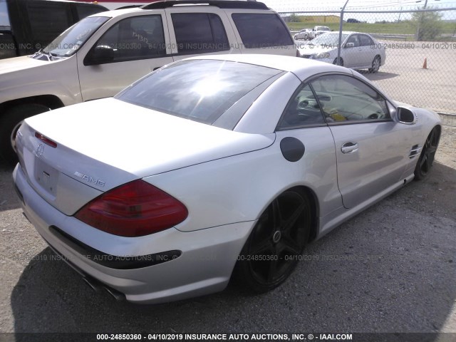 WDBSK75F63F017412 - 2003 MERCEDES-BENZ SL 500R SILVER photo 4