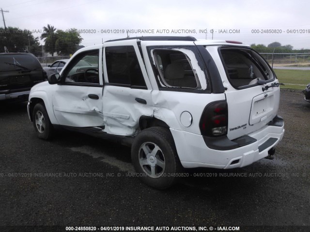 1GNDT13S262141068 - 2006 CHEVROLET TRAILBLAZER LS/LT WHITE photo 3