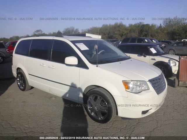 2A4RR5D12AR102883 - 2010 CHRYSLER TOWN & COUNTRY TOURING WHITE photo 1