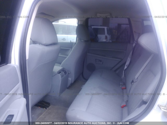 1J4GR48K35C601825 - 2005 JEEP GRAND CHEROKEE LAREDO/COLUMBIA/FREEDOM 银色 照片 8
