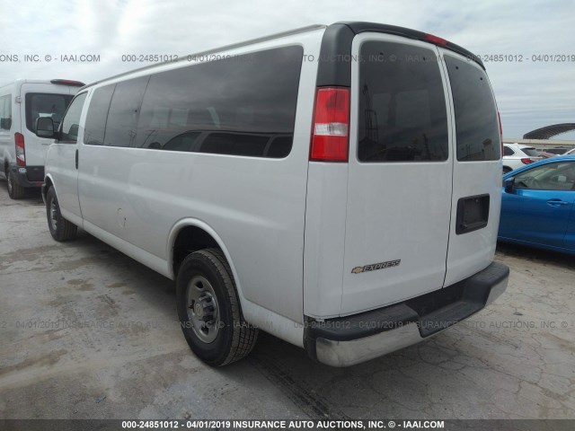1GAZGPFG4J1209388 - 2018 CHEVROLET EXPRESS G3500 LT WHITE photo 3