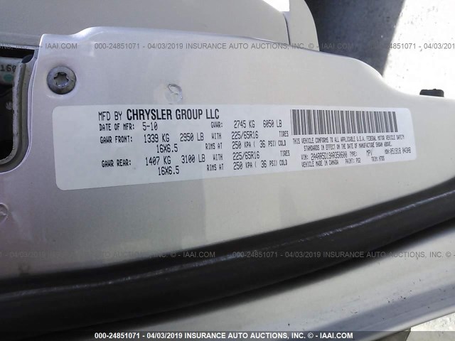 2A4RR5D19AR350600 - 2010 CHRYSLER TOWN & COUNTRY TOURING SILVER photo 9