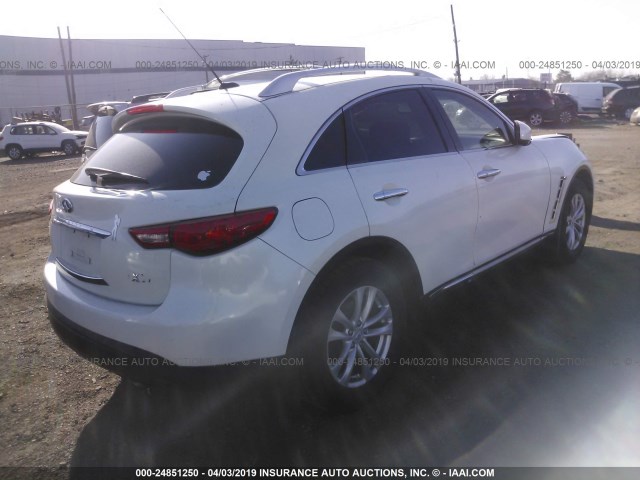 JN8AS1MU8BM711656 - 2011 INFINITI FX35 WHITE photo 4