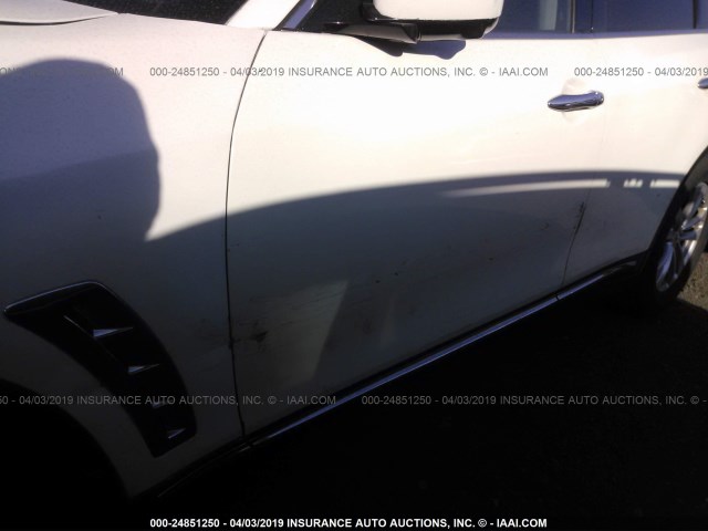 JN8AS1MU8BM711656 - 2011 INFINITI FX35 WHITE photo 6