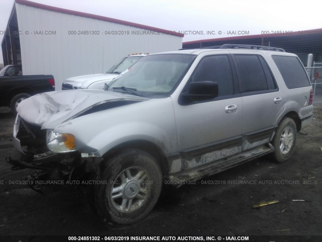 1FMPU16555LA99282 - 2005 FORD EXPEDITION XLT SILVER photo 2