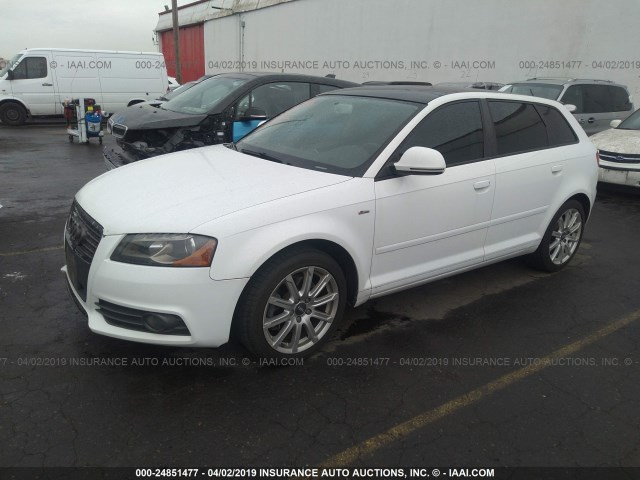 WAUKEAFM7AA085549 - 2010 AUDI A3 PREMIUM PLUS WHITE photo 2