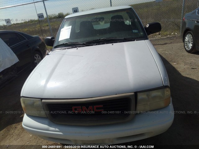 1GTCS14H638240219 - 2003 GMC SONOMA WHITE photo 6