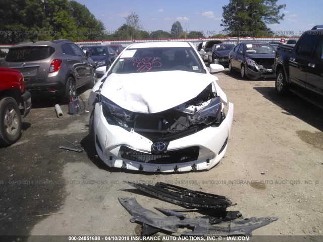 5YFBURHE6HP700950 - 2017 TOYOTA COROLLA L/LE/XLE/SE/XSE WHITE photo 6