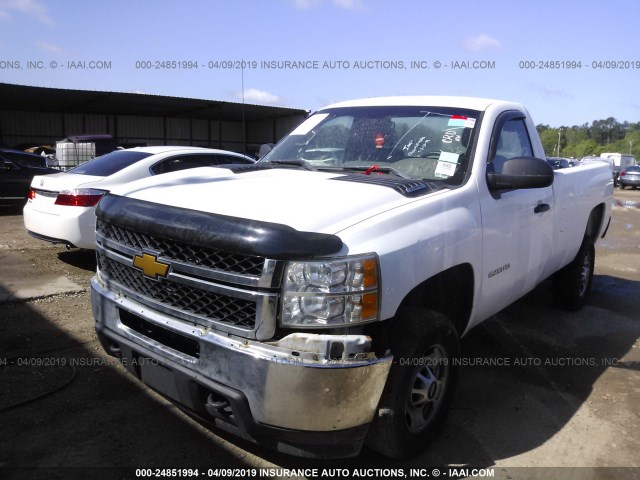 1GC0CVCG8DF212774 - 2013 CHEVROLET SILVERADO C2500 HEAVY DUTY WHITE photo 2