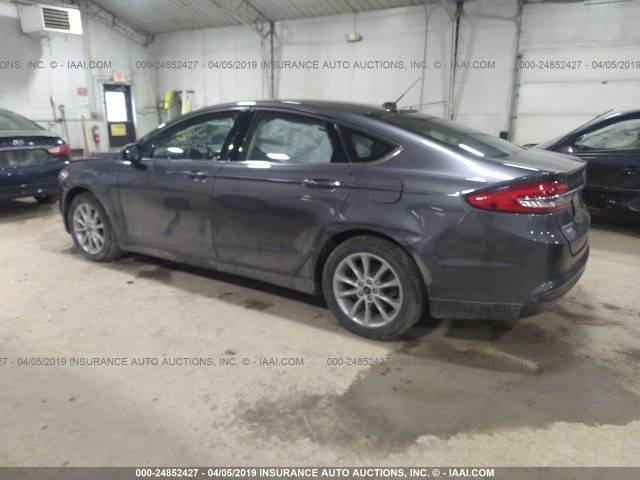 3FA6P0HDXHR170137 - 2017 FORD FUSION SE GRAY photo 3