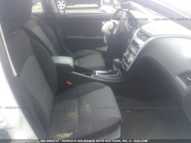1G1ZC5E10BF357233 - 2011 CHEVROLET MALIBU 1LT 白色 照片 5