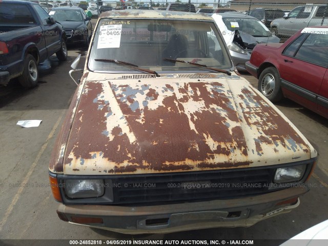 JT4RN55D8E0004712 - 1984 TOYOTA PICKUP 1/2 TON RN55 DLX BEIGE photo 6