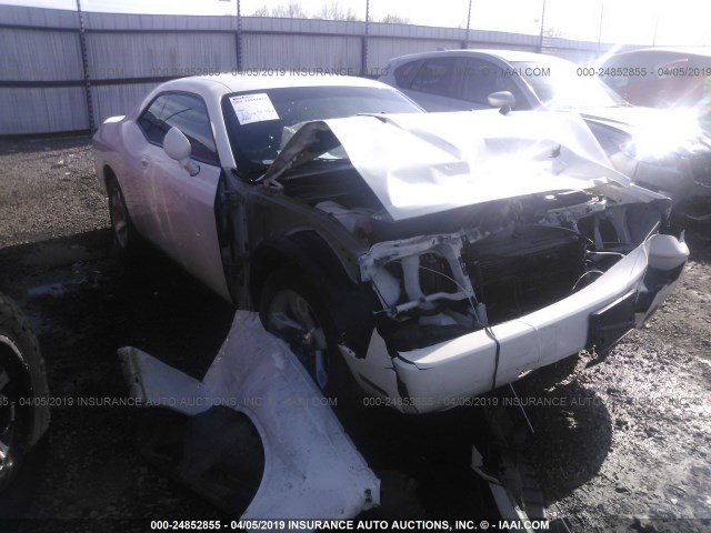 2B3LJ44V19H604657 - 2009 DODGE CHALLENGER SE WHITE photo 1