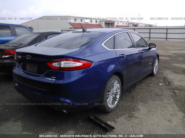 3FA6P0LUXDR385244 - 2013 FORD FUSION SE HYBRID BLUE photo 4