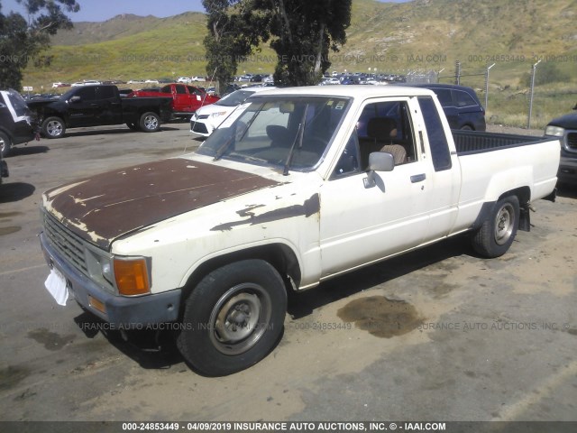 JT4RN56D1F0156668 - 1985 TOYOTA PICKUP XTRACAB RN56 DLX WHITE photo 2