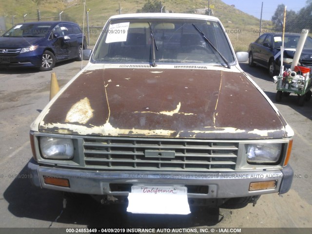 JT4RN56D1F0156668 - 1985 TOYOTA PICKUP XTRACAB RN56 DLX WHITE photo 6