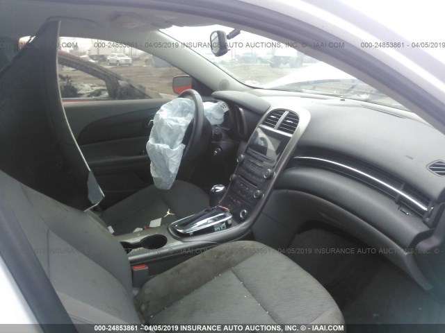 1G11B5SA3DF234338 - 2013 CHEVROLET MALIBU LS WHITE photo 5