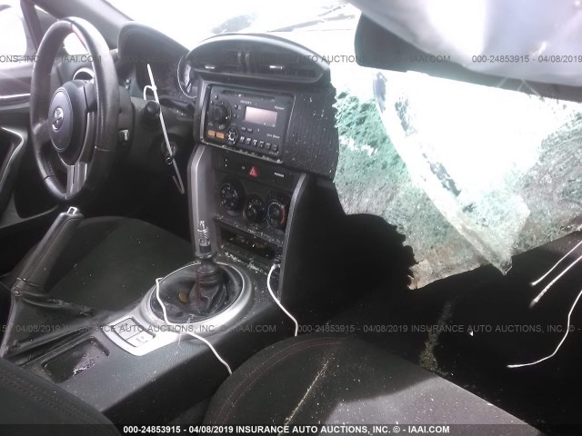 JF1ZNAA18D1716835 - 2013 TOYOTA SCION FR-S WHITE photo 5