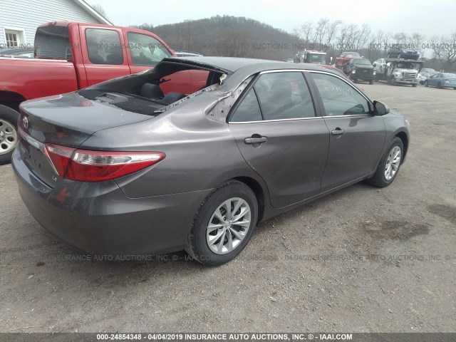 4T1BF1FK5GU542876 - 2016 TOYOTA CAMRY LE/XLE/SE/XSE ნაცრისფერი ფოტო 4
