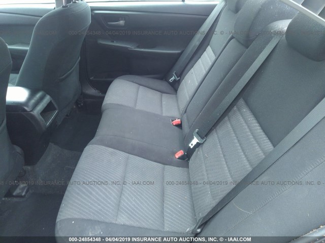 4T1BF1FK5GU542876 - 2016 TOYOTA CAMRY LE/XLE/SE/XSE ნაცრისფერი ფოტო 8