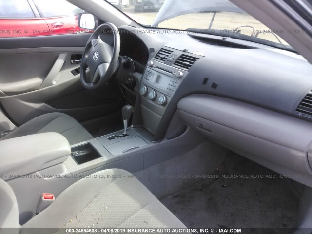 4T1BE46KX8U222961 - 2008 TOYOTA CAMRY CE/LE/XLE/SE GRAY photo 5