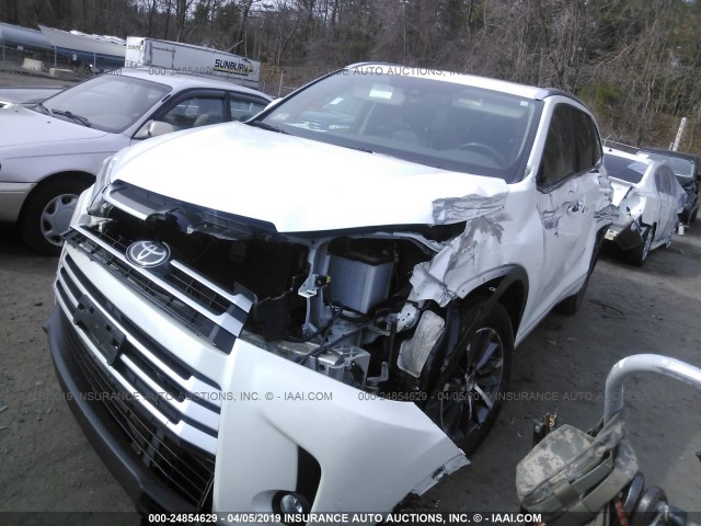 5TDJZRFH9HS356449 - 2017 TOYOTA HIGHLANDER SE/XLE WHITE photo 2