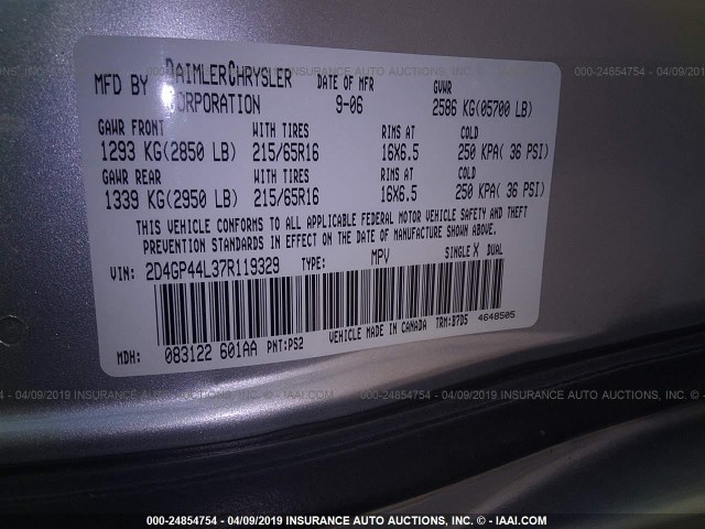 2D4GP44L37R119329 - 2007 DODGE GRAND CARAVAN SXT SILVER photo 9