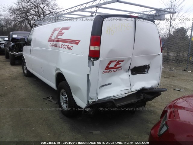 1GCHG39C981215640 - 2008 CHEVROLET EXPRESS G3500  WHITE photo 3