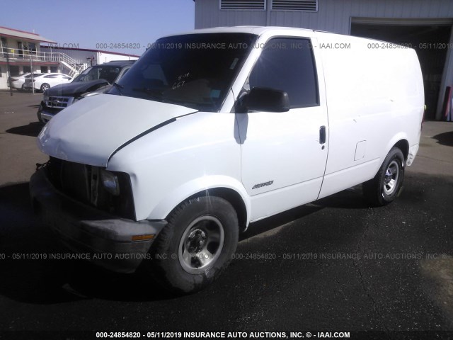 1GCDM19W51B145592 - 2001 CHEVROLET ASTRO WHITE photo 2