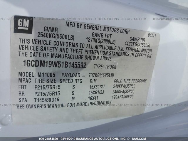 1GCDM19W51B145592 - 2001 CHEVROLET ASTRO WHITE photo 9