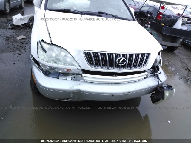 JTJHF10U320236202 - 2002 LEXUS RX 300 WHITE photo 6