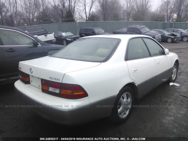 JT8BF28G3X5059656 - 1999 LEXUS ES 300 WHITE photo 4