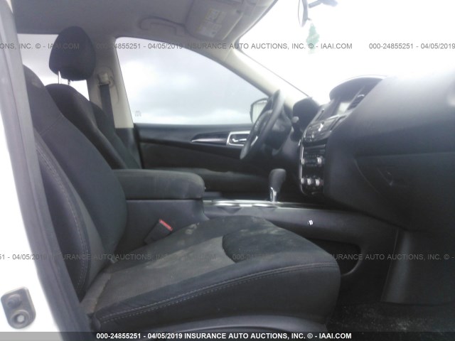 5N1DR2MN5HC637710 - 2017 NISSAN PATHFINDER S/SV/SL/PLATINUM WHITE photo 5