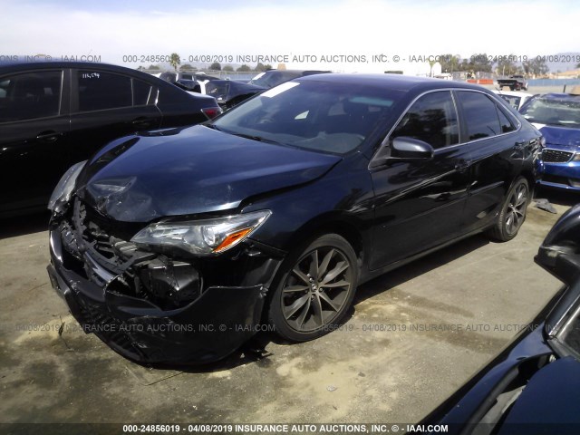 4T1BF1FK2FU914544 - 2015 TOYOTA CAMRY LE/XLE/SE/XSE Dark Blue photo 2