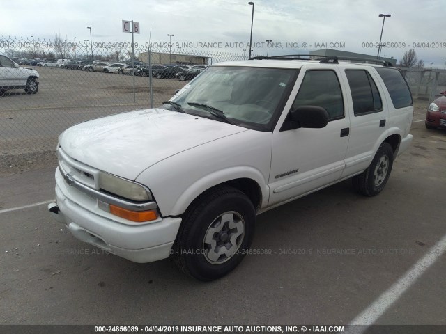 1GNDT13X44K115189 - 2004 CHEVROLET BLAZER WHITE photo 2