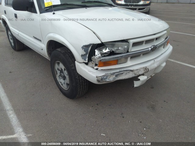 1GNDT13X44K115189 - 2004 CHEVROLET BLAZER WHITE photo 6