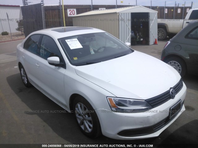 3VWDP7AJ4CM327495 - 2012 VOLKSWAGEN JETTA SE WHITE photo 1