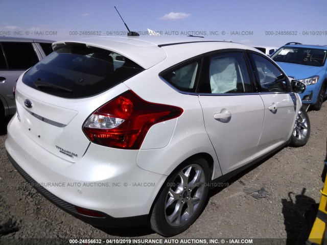 1FADP3N22EL305553 - 2014 FORD FOCUS TITANIUM WHITE photo 4